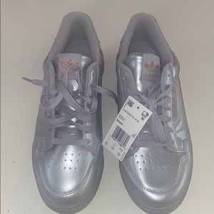 Adidas tenis shoes 8 1/2